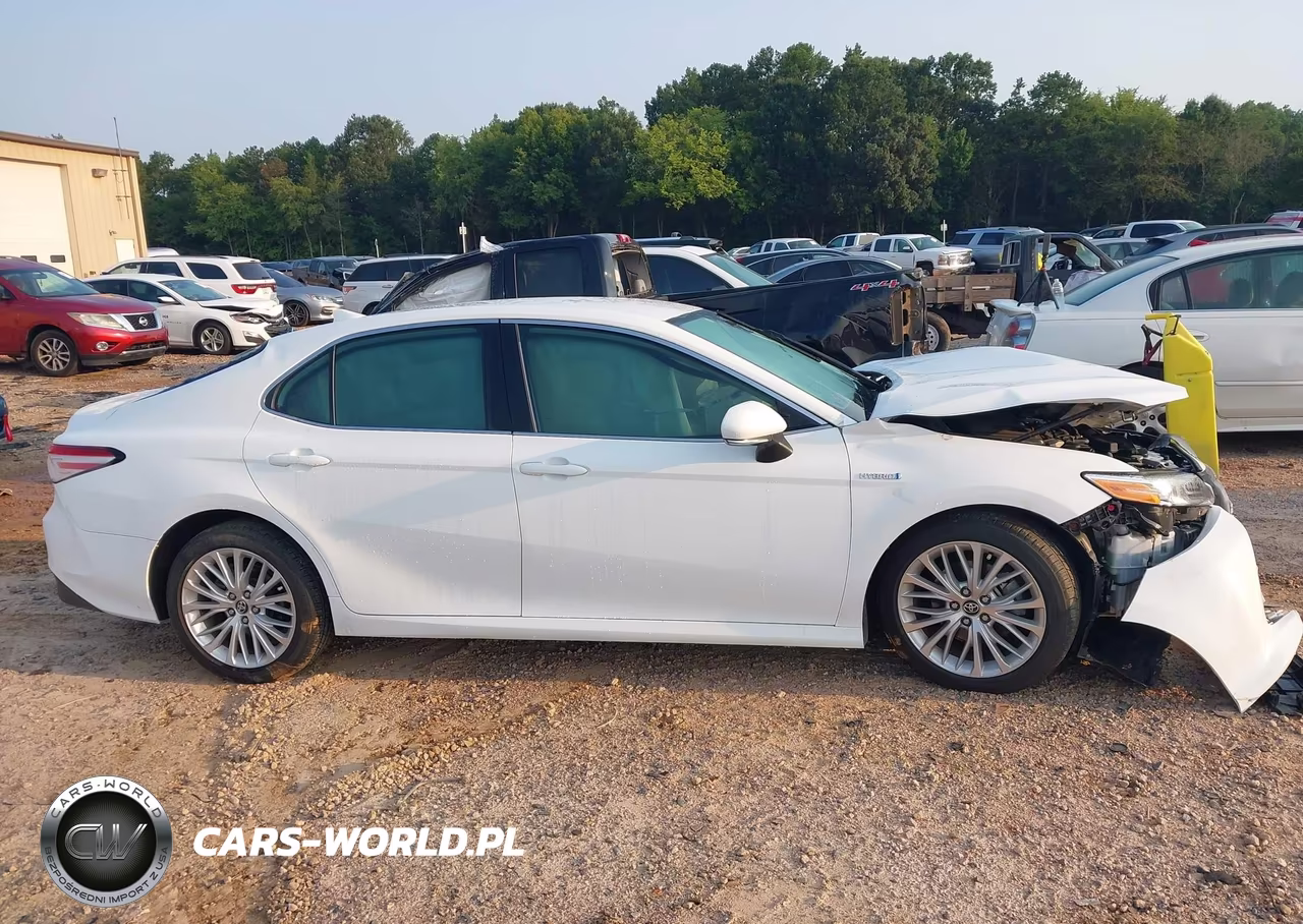 2020 Toyota Camry Xle Hybrid VIN:4T1F31AK4LU524848 - 13