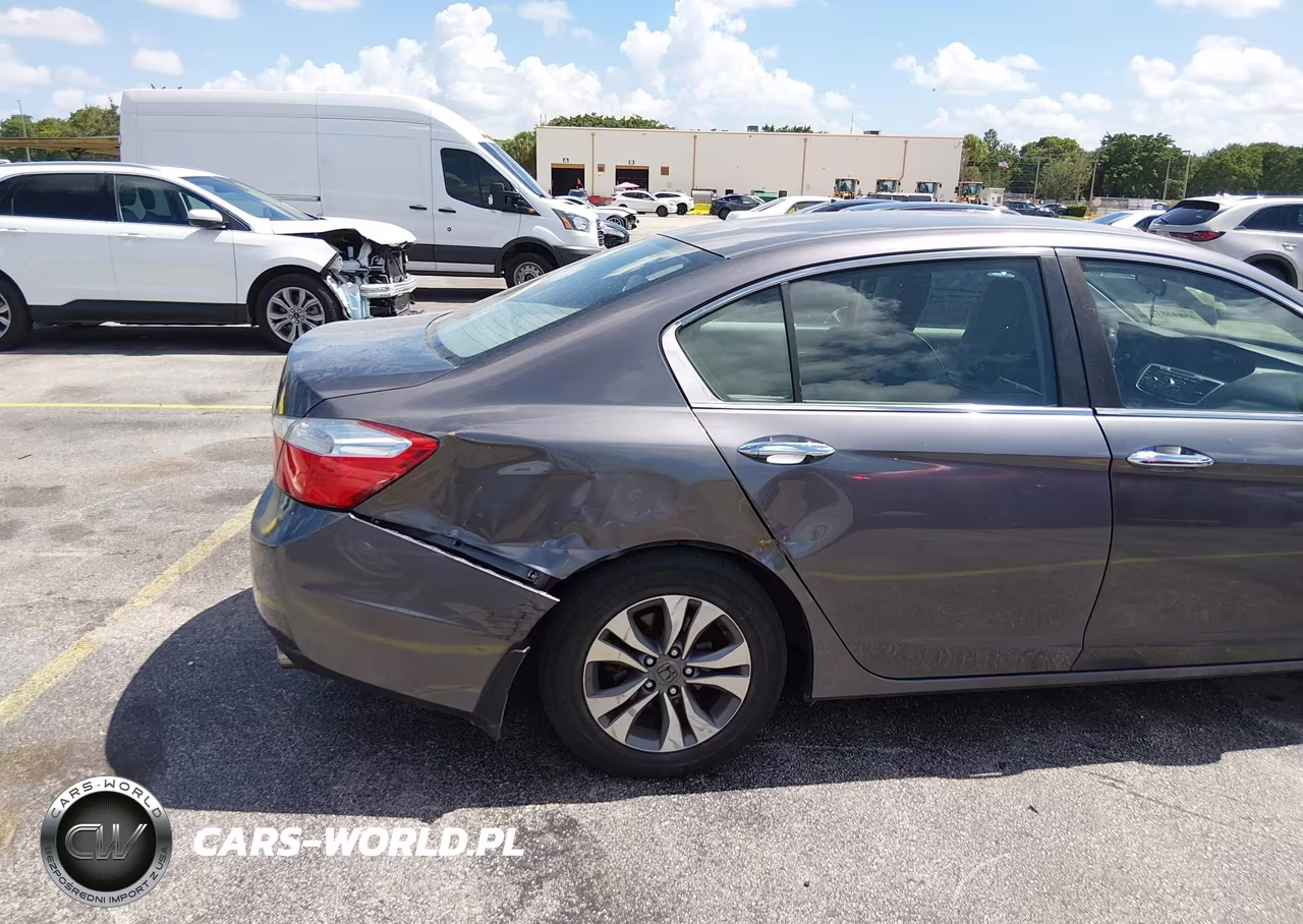 2015 Honda Accord Lx VIN:1HGCR2F33FA071181 - 17