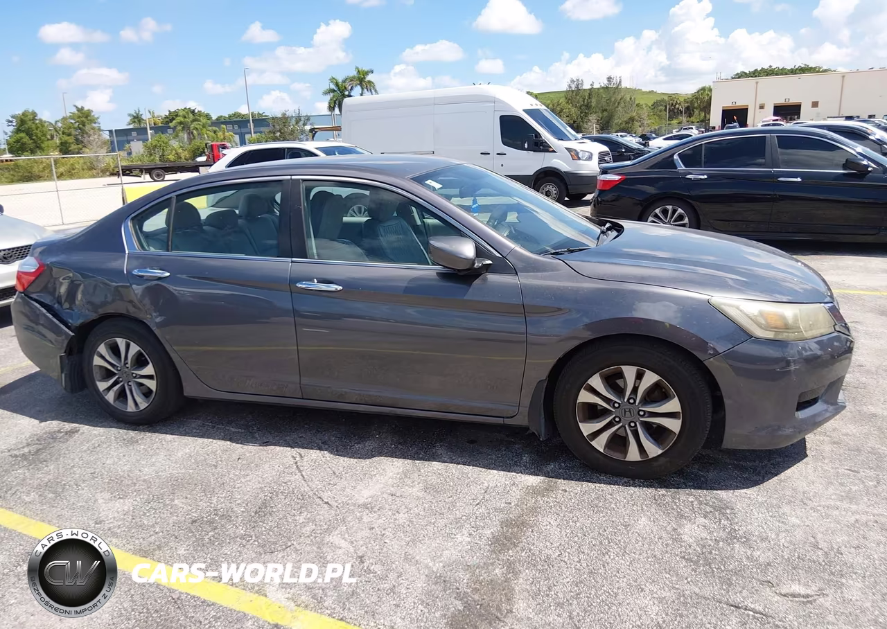 2015 Honda Accord Lx VIN:1HGCR2F33FA071181 - 18