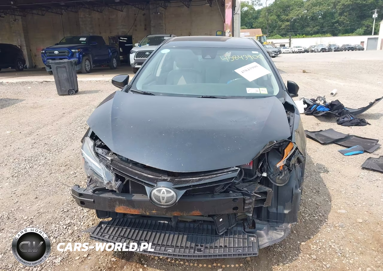 2018 Toyota Corolla Le VIN:2T1BURHE1JC123928 - 12