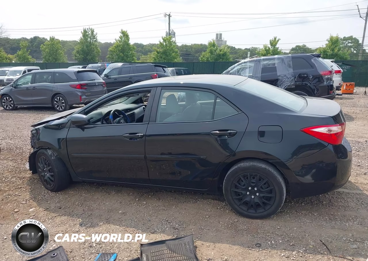 2018 Toyota Corolla Le VIN:2T1BURHE1JC123928 - 14