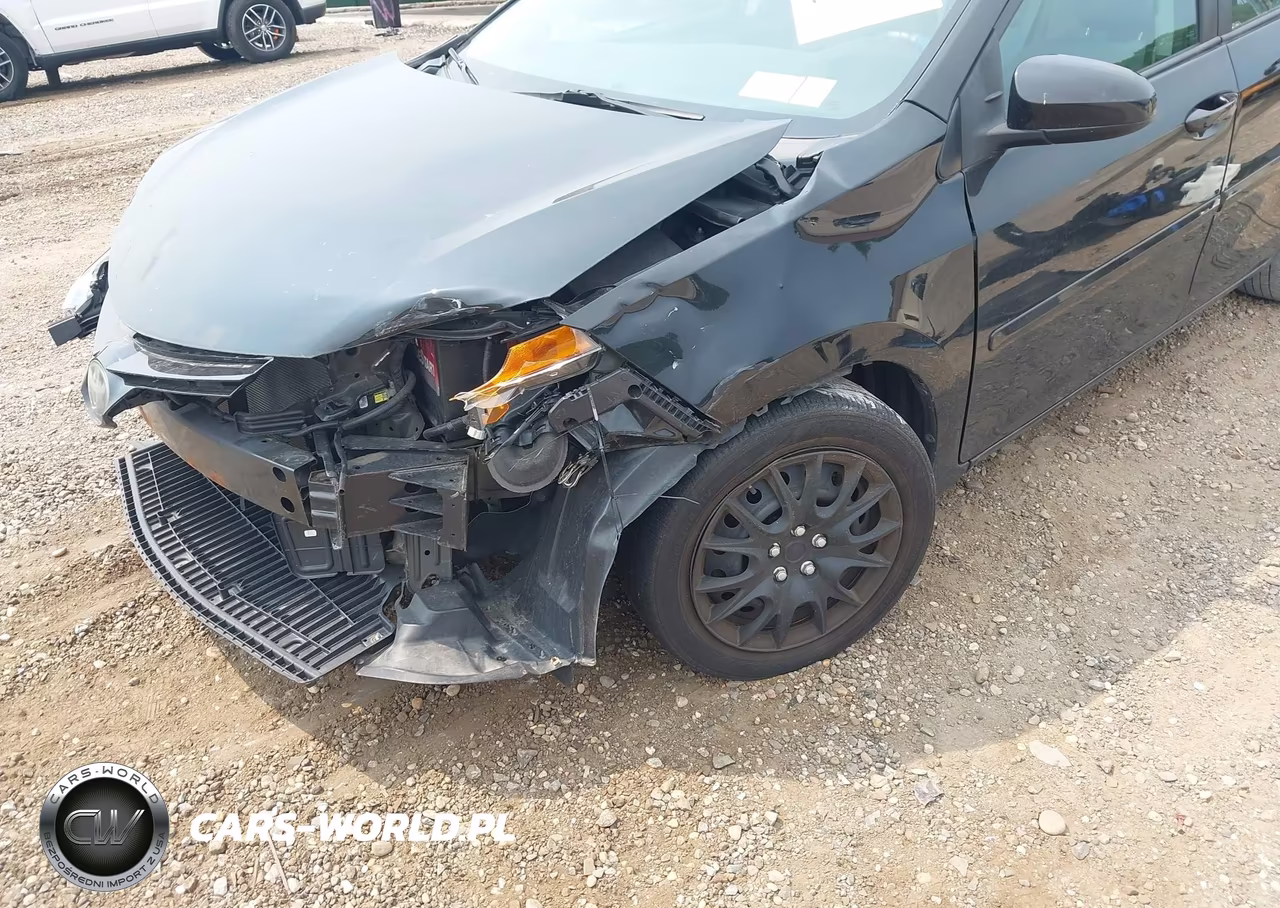 2018 Toyota Corolla Le VIN:2T1BURHE1JC123928 - 6