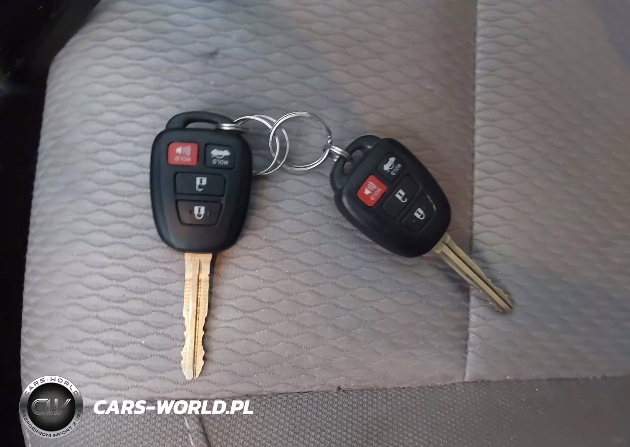 2015 Toyota Corolla Le VIN:2T1BURHE4FC337044 - 11