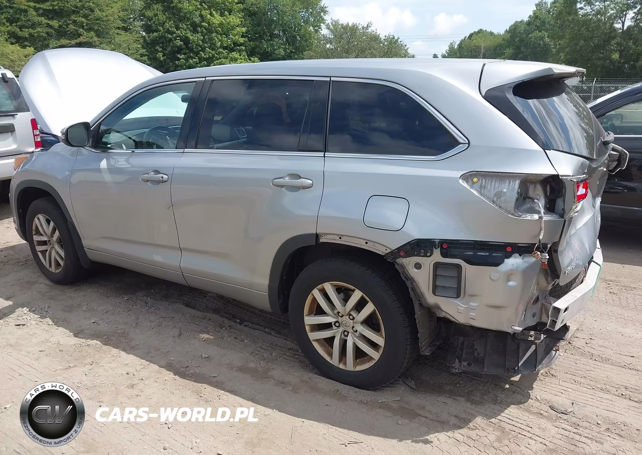 2015 Toyota Highlander Le V6 VIN:5TDBKRFHXFS195213 - 3