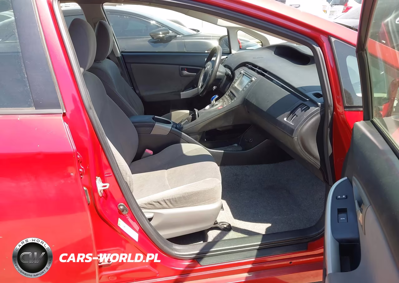 2012 Toyota Prius Three VIN:JTDKN3DU8C5383217 - 5