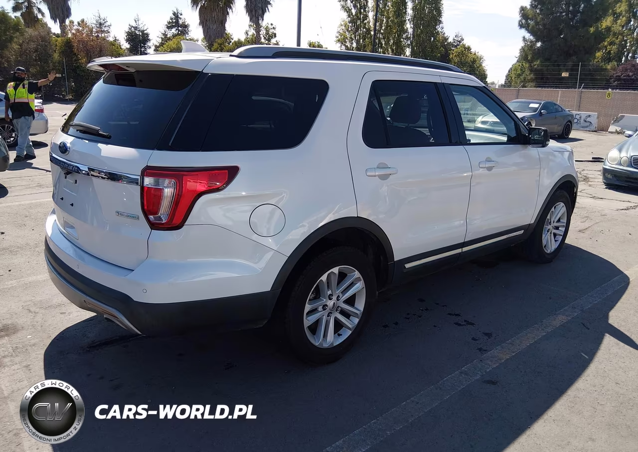 2016 Ford Explorer Xlt VIN:1FM5K7DH2GGB87229 - 4