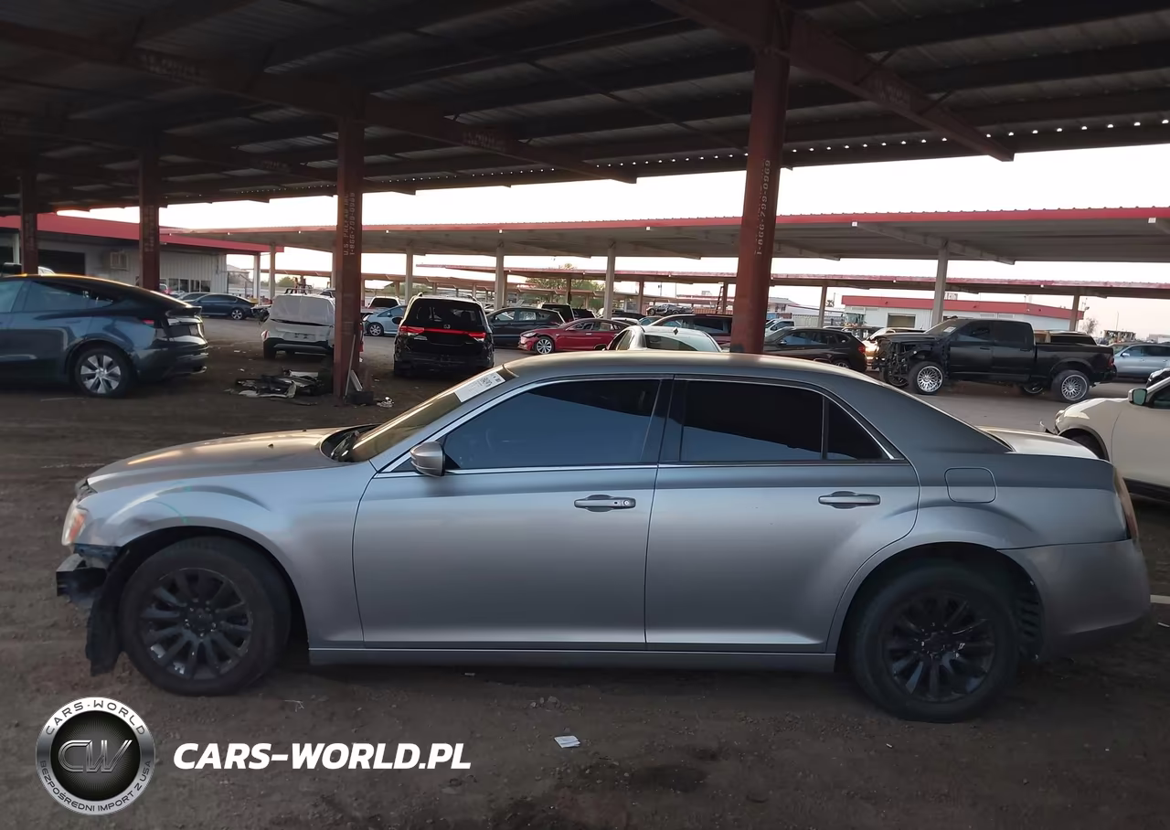 2013 Chrysler 300 Motown VIN:2C3CCAAG9DH735930 - 15