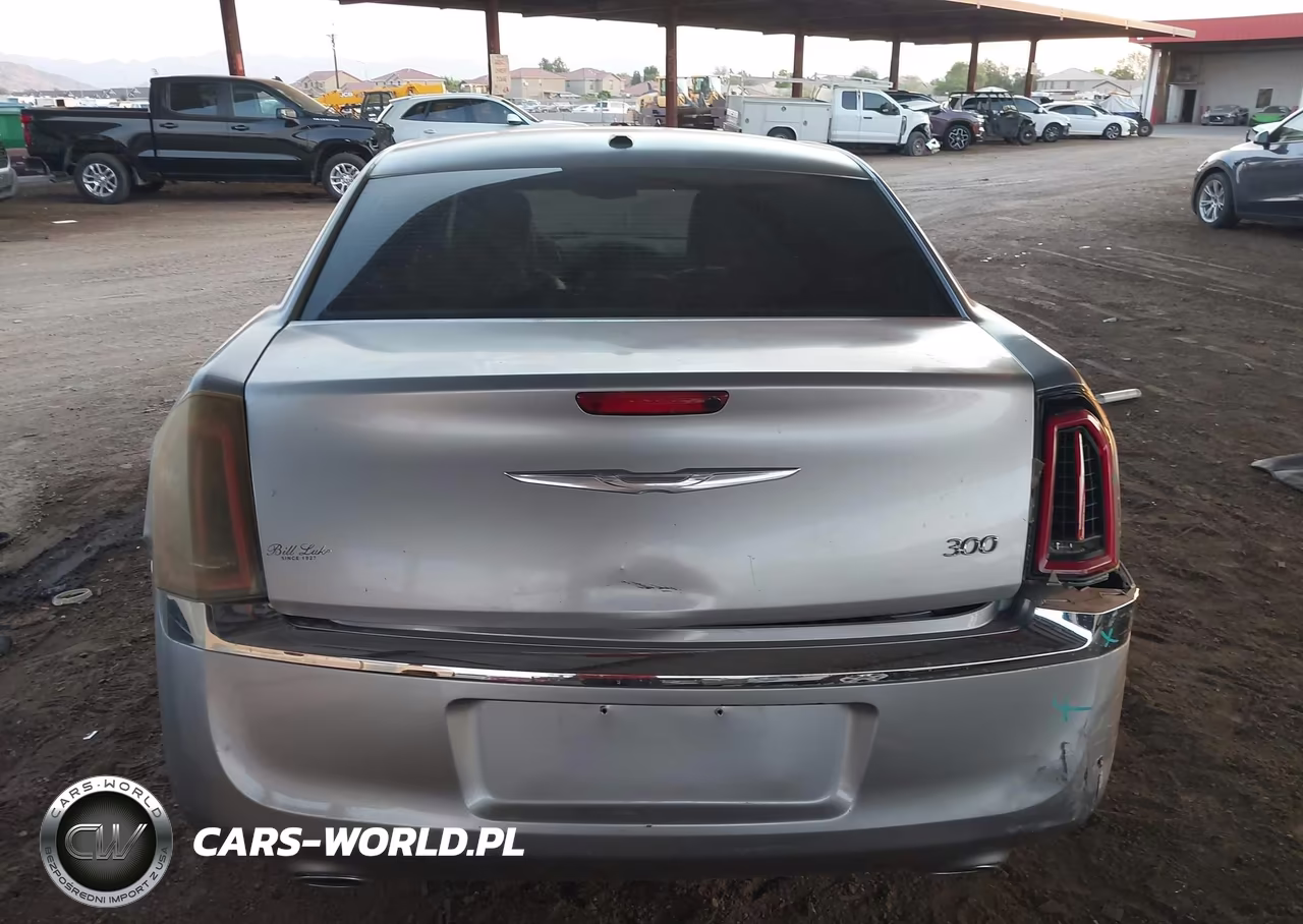 2013 Chrysler 300 Motown VIN:2C3CCAAG9DH735930 - 17