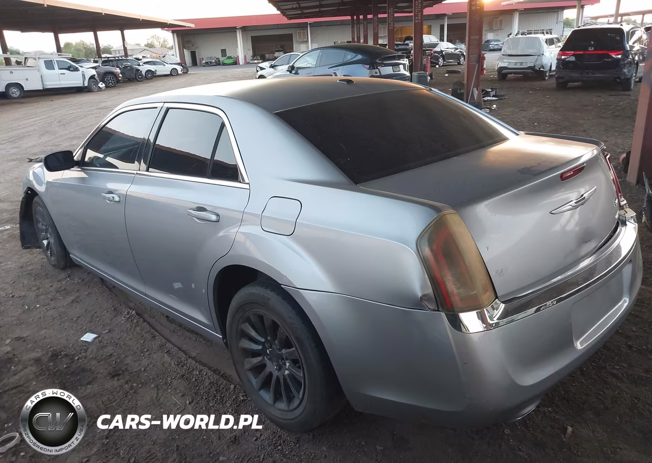 2013 Chrysler 300 Motown VIN:2C3CCAAG9DH735930 - 3