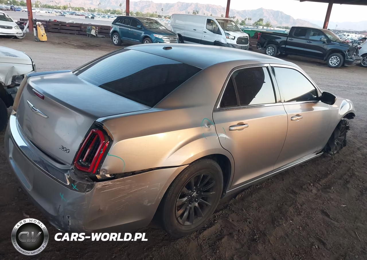 2013 Chrysler 300 Motown VIN:2C3CCAAG9DH735930 - 4