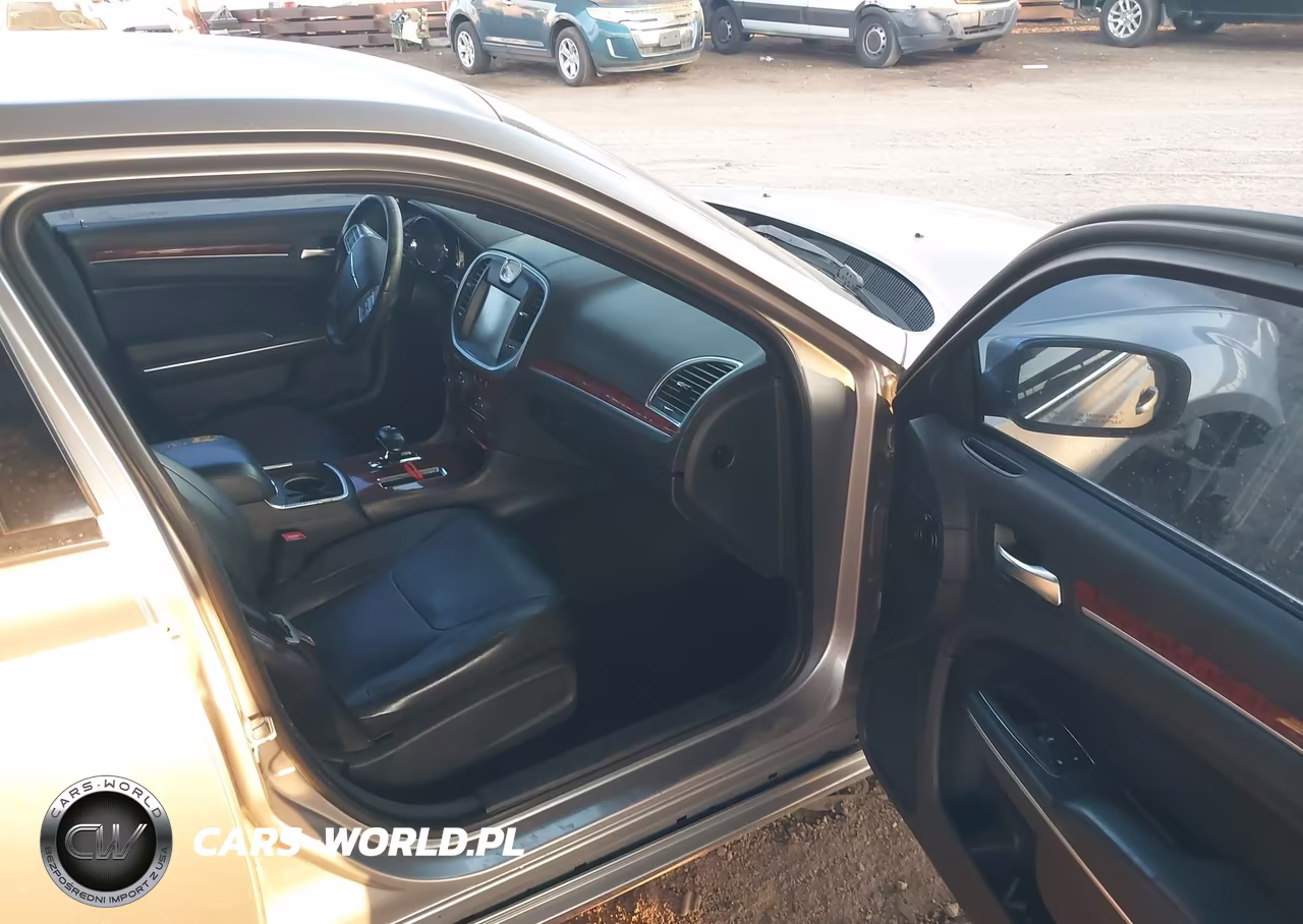 2013 Chrysler 300 Motown VIN:2C3CCAAG9DH735930 - 5