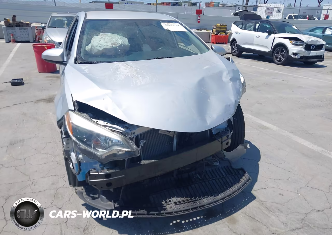 2015 Toyota Corolla Le VIN:5YFBURHE6FP238709 - 15