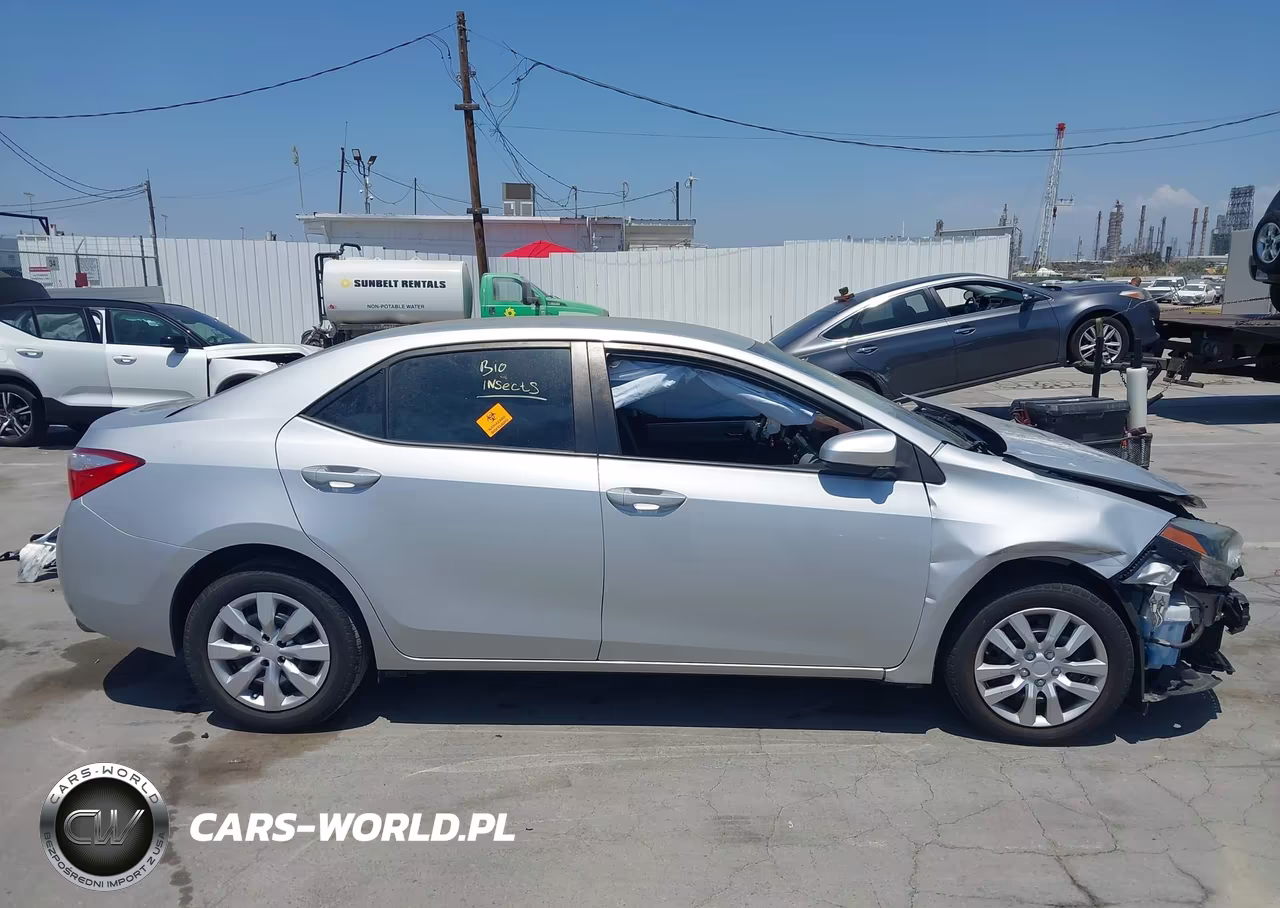 2015 Toyota Corolla Le VIN:5YFBURHE6FP238709 - 17