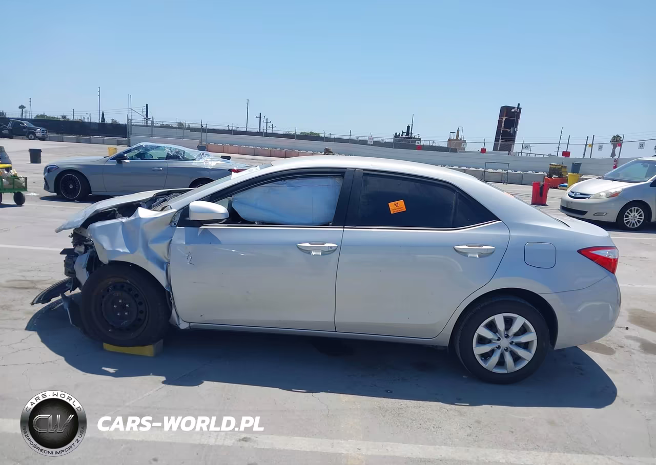 2015 Toyota Corolla Le VIN:5YFBURHE6FP238709 - 18