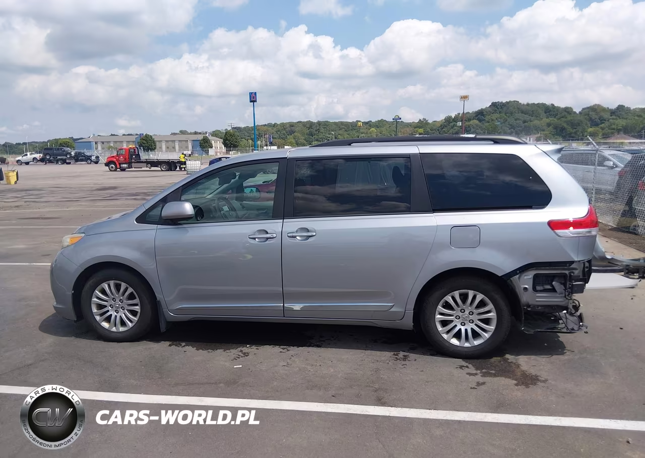 2013 Toyota Sienna Xle V6 8 Passenger VIN:5TDYK3DC1DS381914 - 15