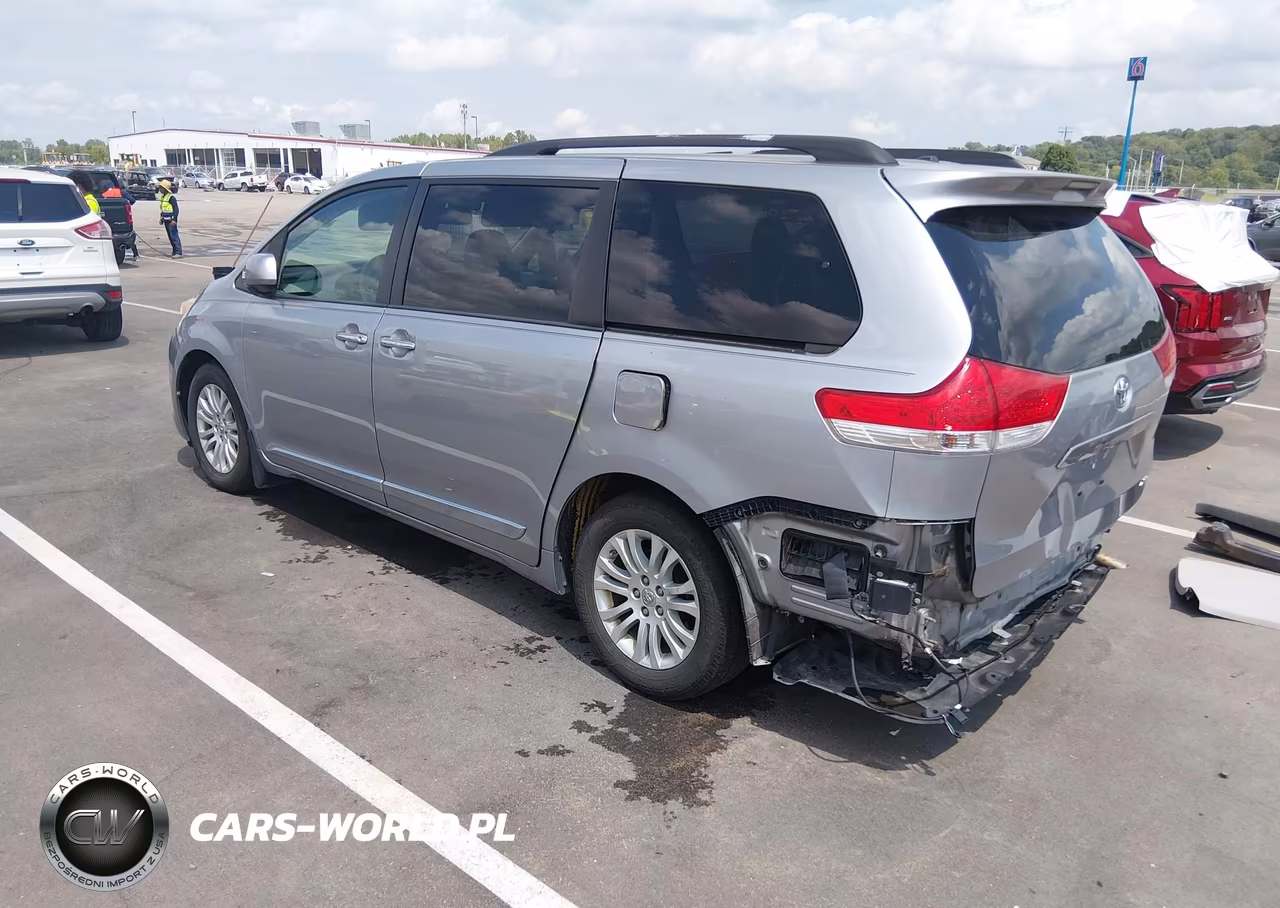 2013 Toyota Sienna Xle V6 8 Passenger VIN:5TDYK3DC1DS381914 - 3
