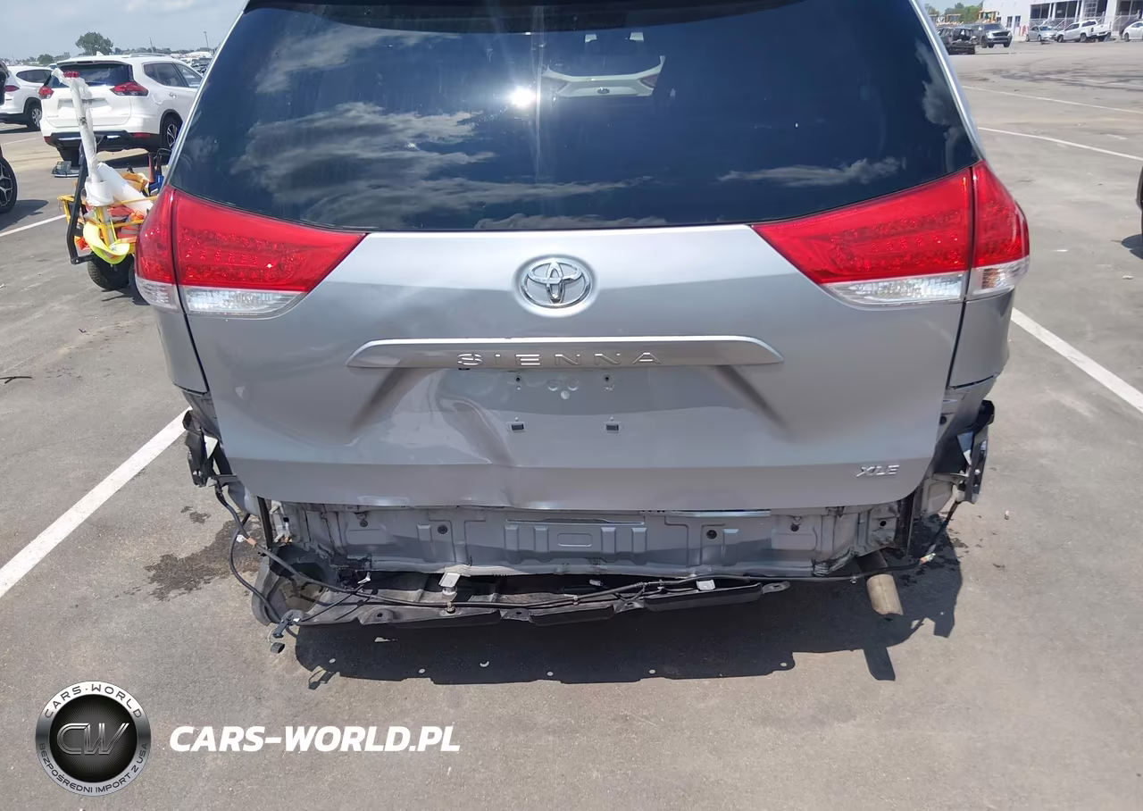 2013 Toyota Sienna Xle V6 8 Passenger VIN:5TDYK3DC1DS381914 - 6