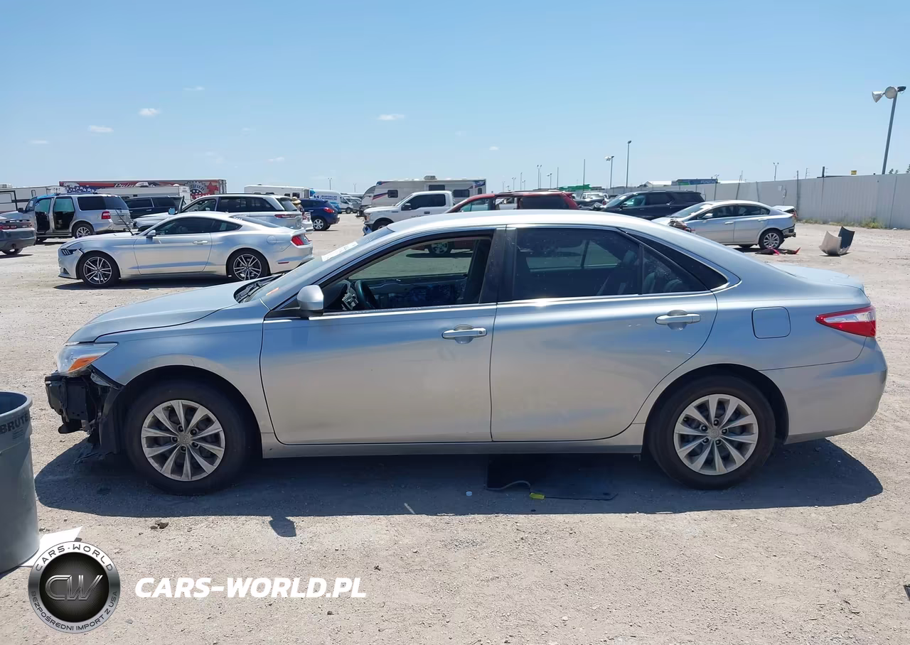 2017 Toyota Camry Le VIN:4T1BF1FK0HU689902 - 15