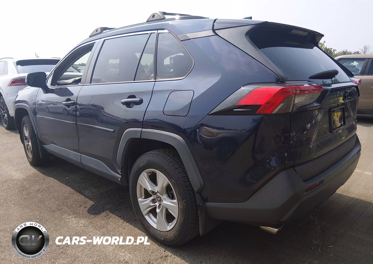 2021 Toyota Rav4 Xle VIN:2T3P1RFV3MW215411 - 3