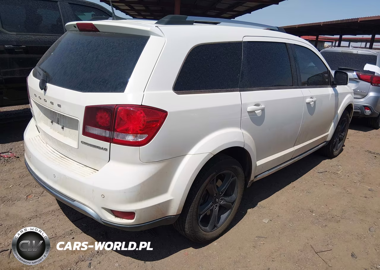 2019 Dodge Journey Crossroad VIN:3C4PDCGB9KT701055 - 4