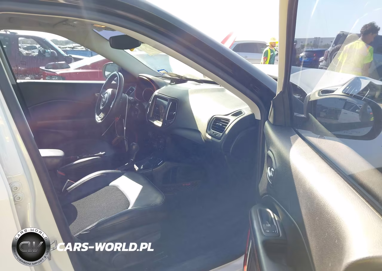 2018 Jeep Compass Trailhawk 4X4 VIN:3C4NJDDB7JT206734 - 5