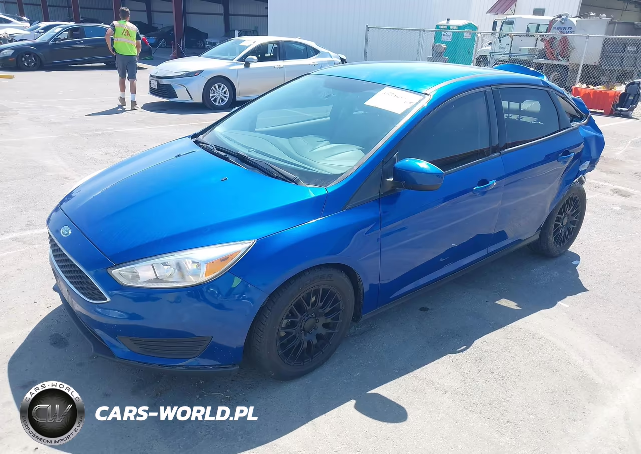 2018 Ford Focus Se VIN:1FADP3F25JL231876 - 2