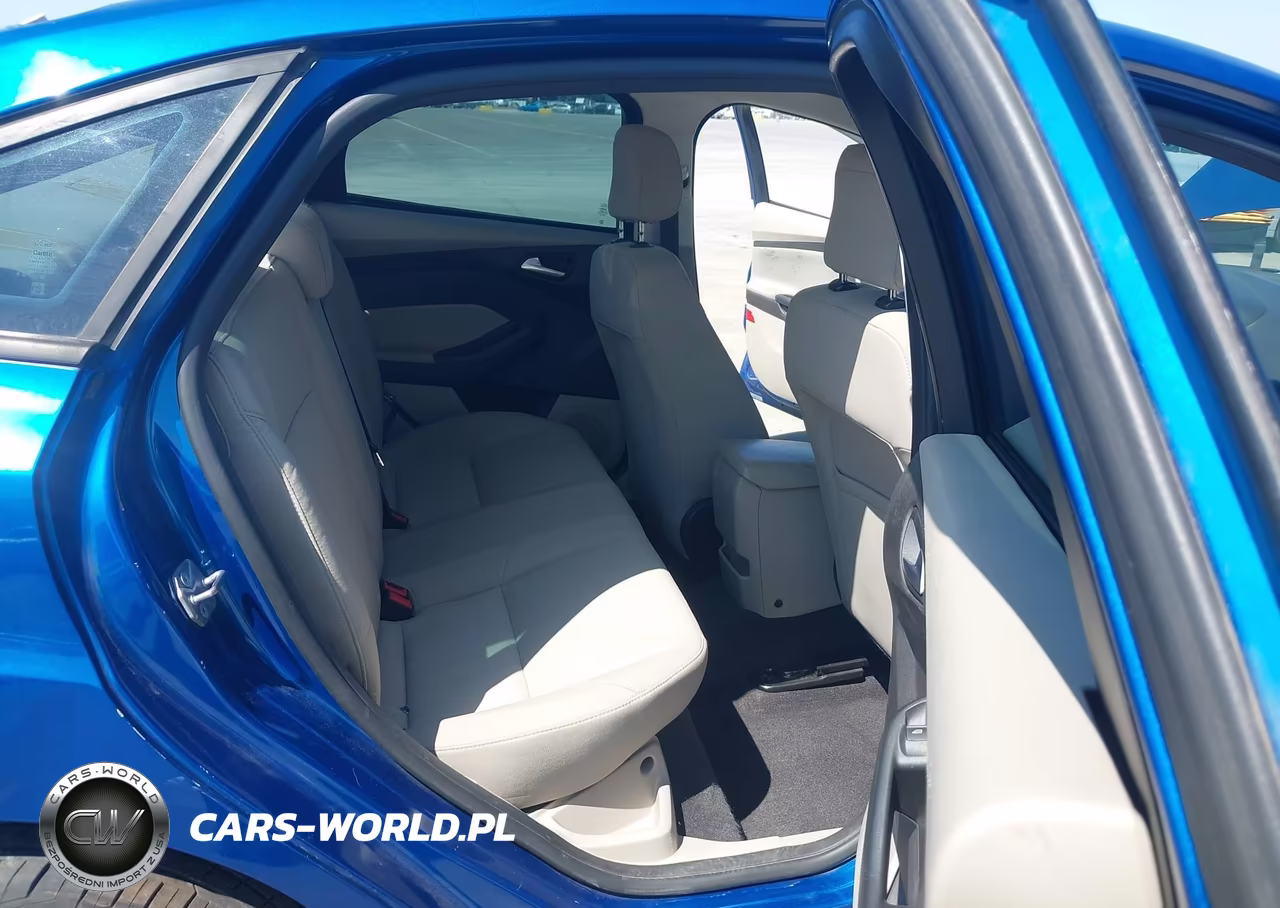 2018 Ford Focus Se VIN:1FADP3F25JL231876 - 8