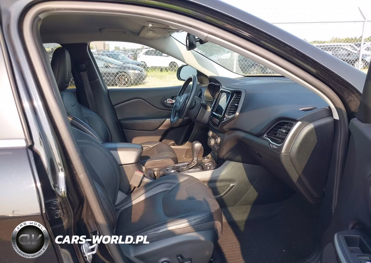2020 Jeep Cherokee Limited 4X4 VIN:1C4PJMDX0LD558972 - 5
