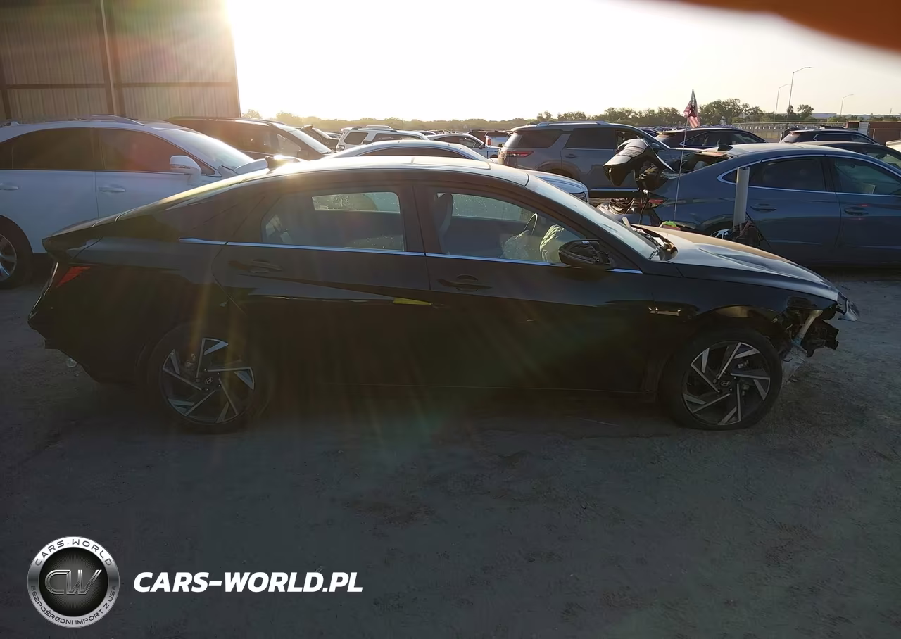 2025 Hyundai Elantra Limited VIN:KMHLP4DG8SU995710 - 14