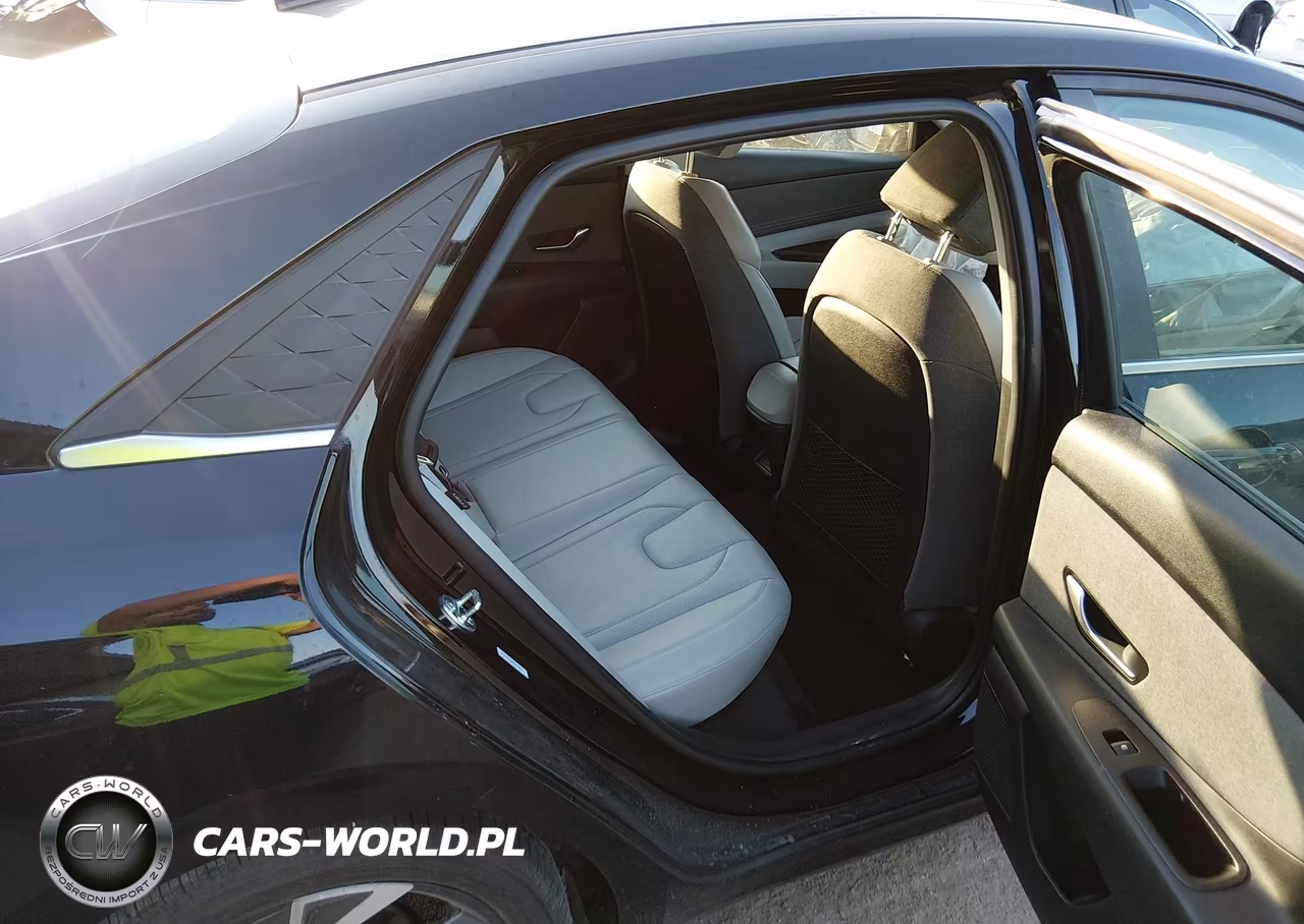 2025 Hyundai Elantra Limited VIN:KMHLP4DG8SU995710 - 8
