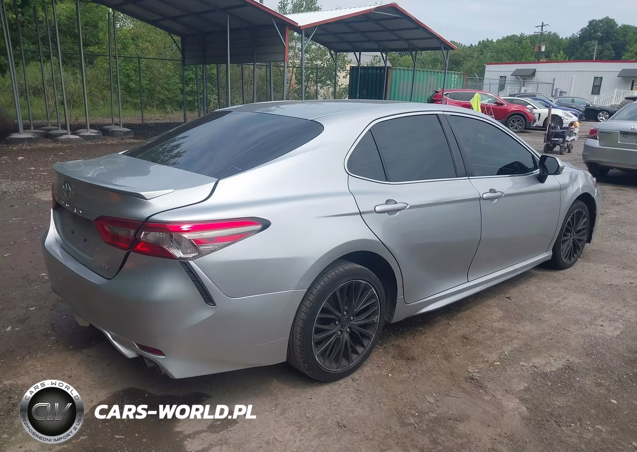 2018 Toyota Camry Se VIN:JTNB11HK6J3045926 - 4