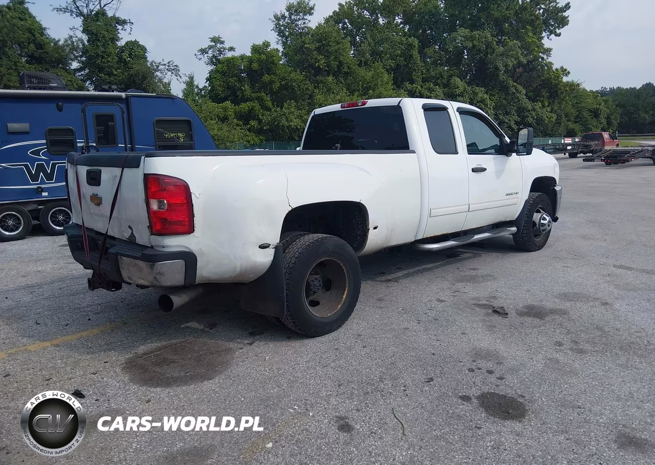 2011 Chevrolet Silverado 3500Hd Lt VIN:1GC5K0C85BZ175134 - 4