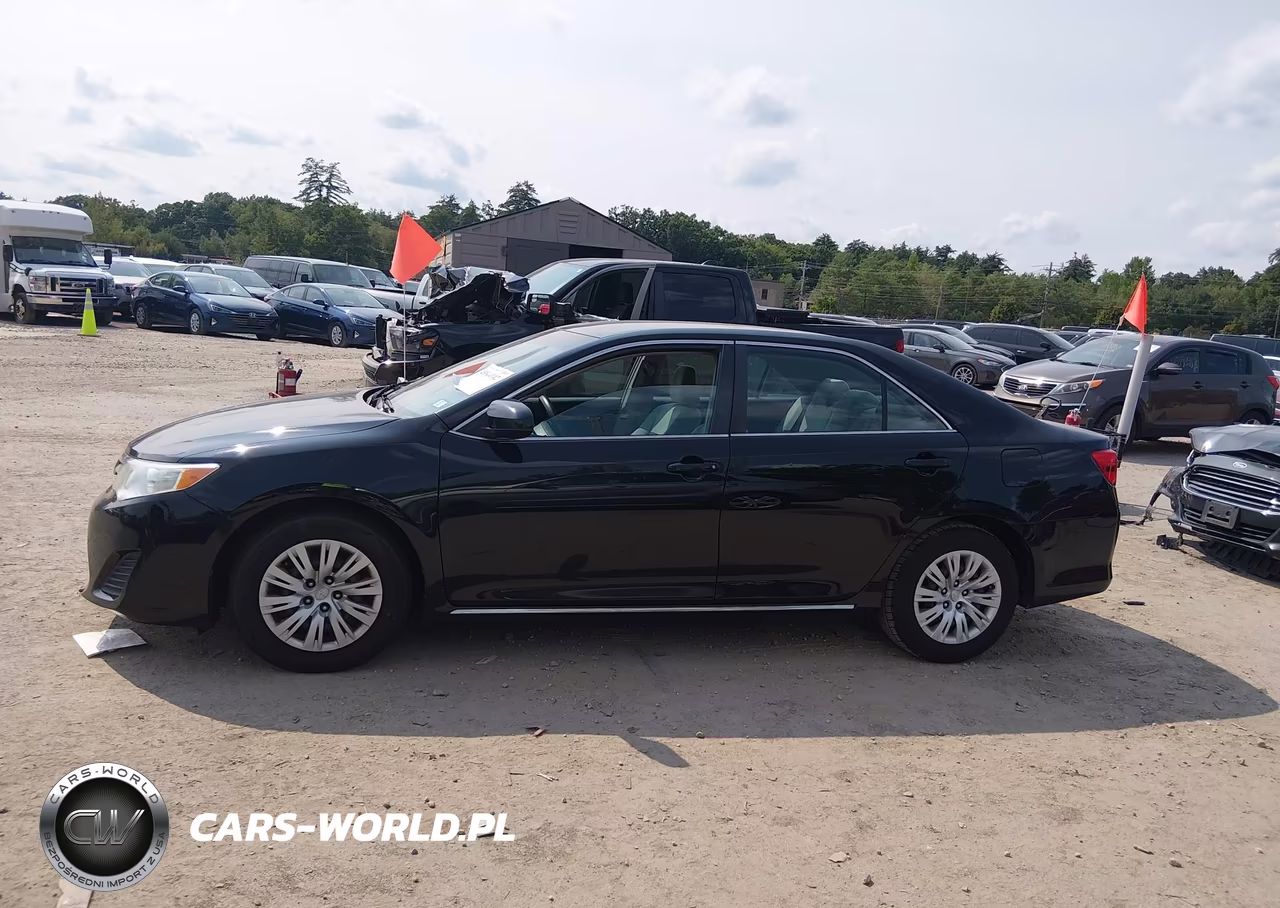 2012 Toyota Camry Le VIN:4T4BF1FK4CR172469 - 14
