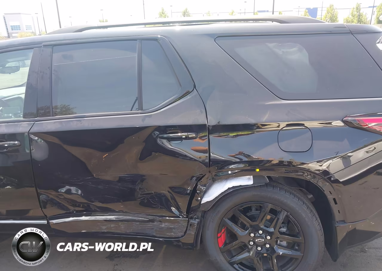 2023 Chevrolet Traverse Fwd Premier VIN:1GNERKKW3PJ135882 - 12