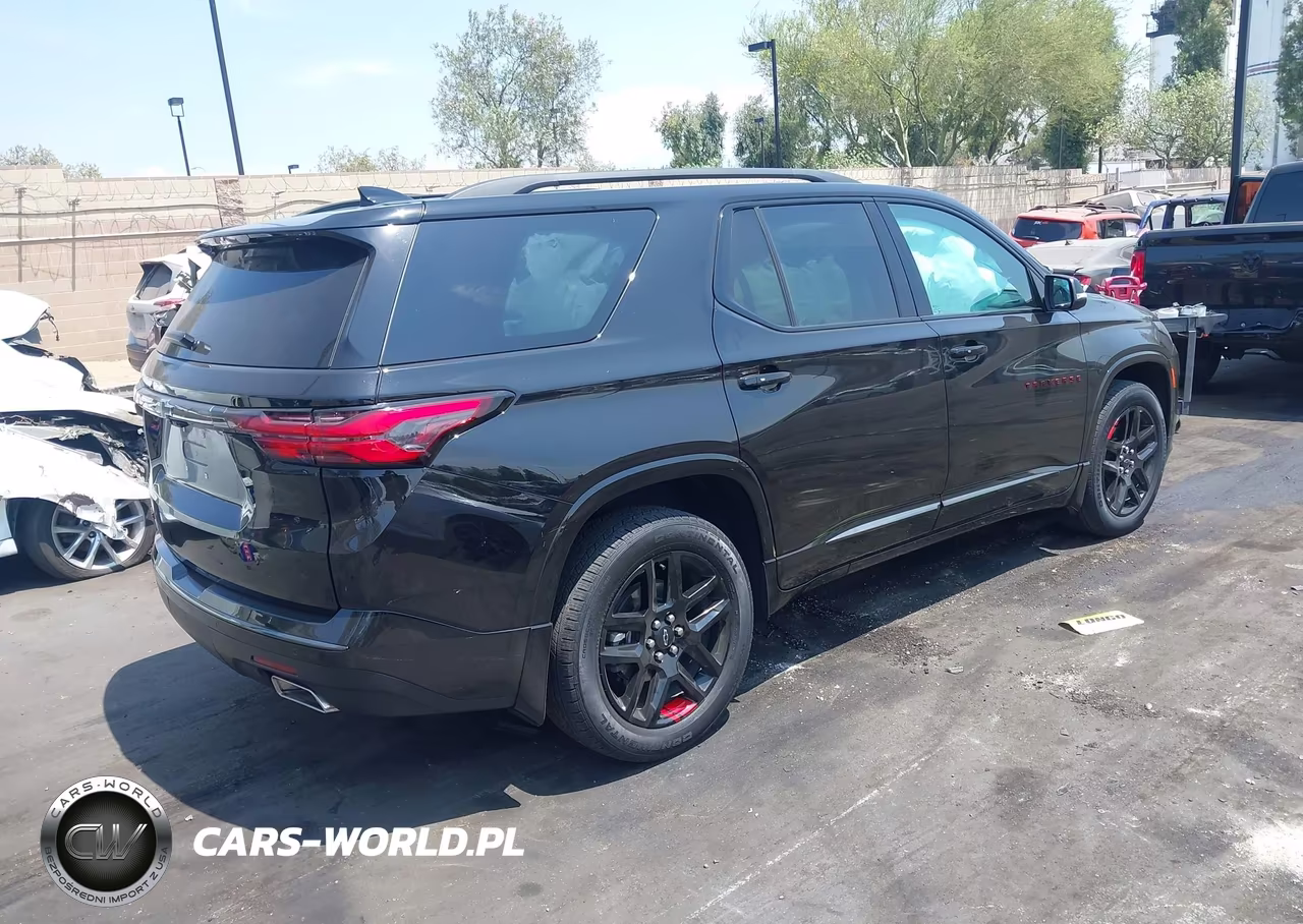 2023 Chevrolet Traverse Fwd Premier VIN:1GNERKKW3PJ135882 - 4