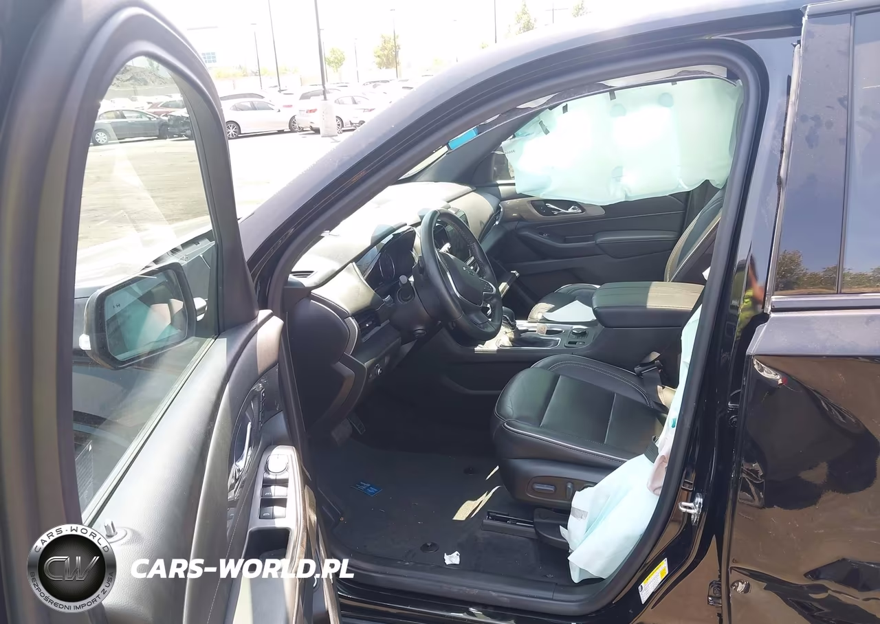 2023 Chevrolet Traverse Fwd Premier VIN:1GNERKKW3PJ135882 - 5