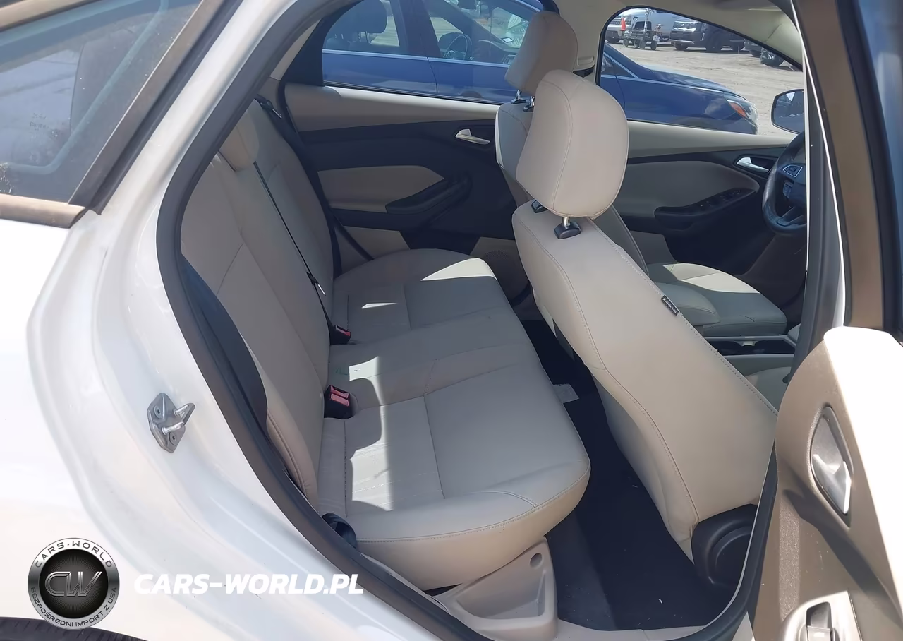 2016 Ford Focus Se VIN:1FADP3F24GL290927 - 8