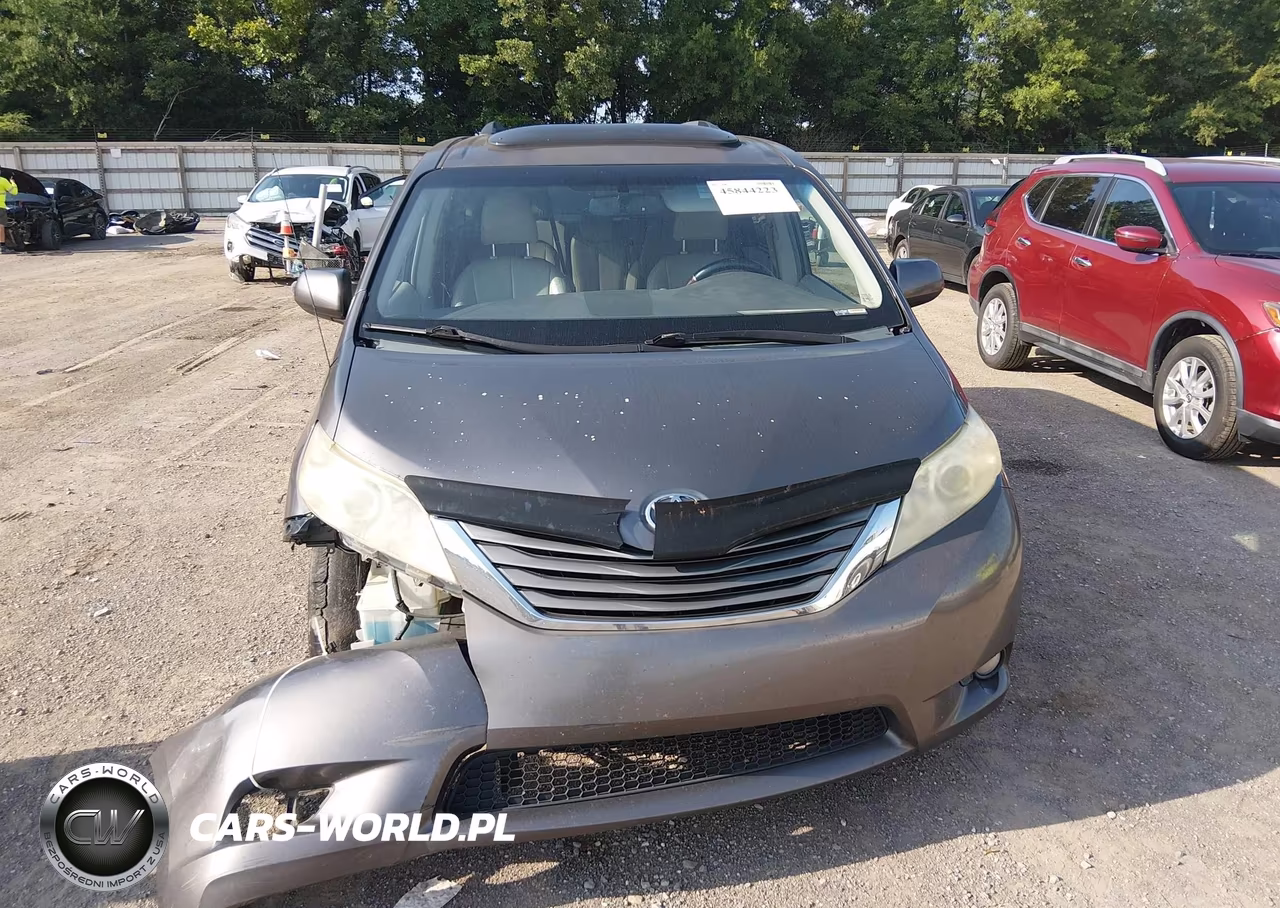 2012 Toyota Sienna Xle V6 8 Passenger VIN:5TDYK3DC1CS245099 - 12