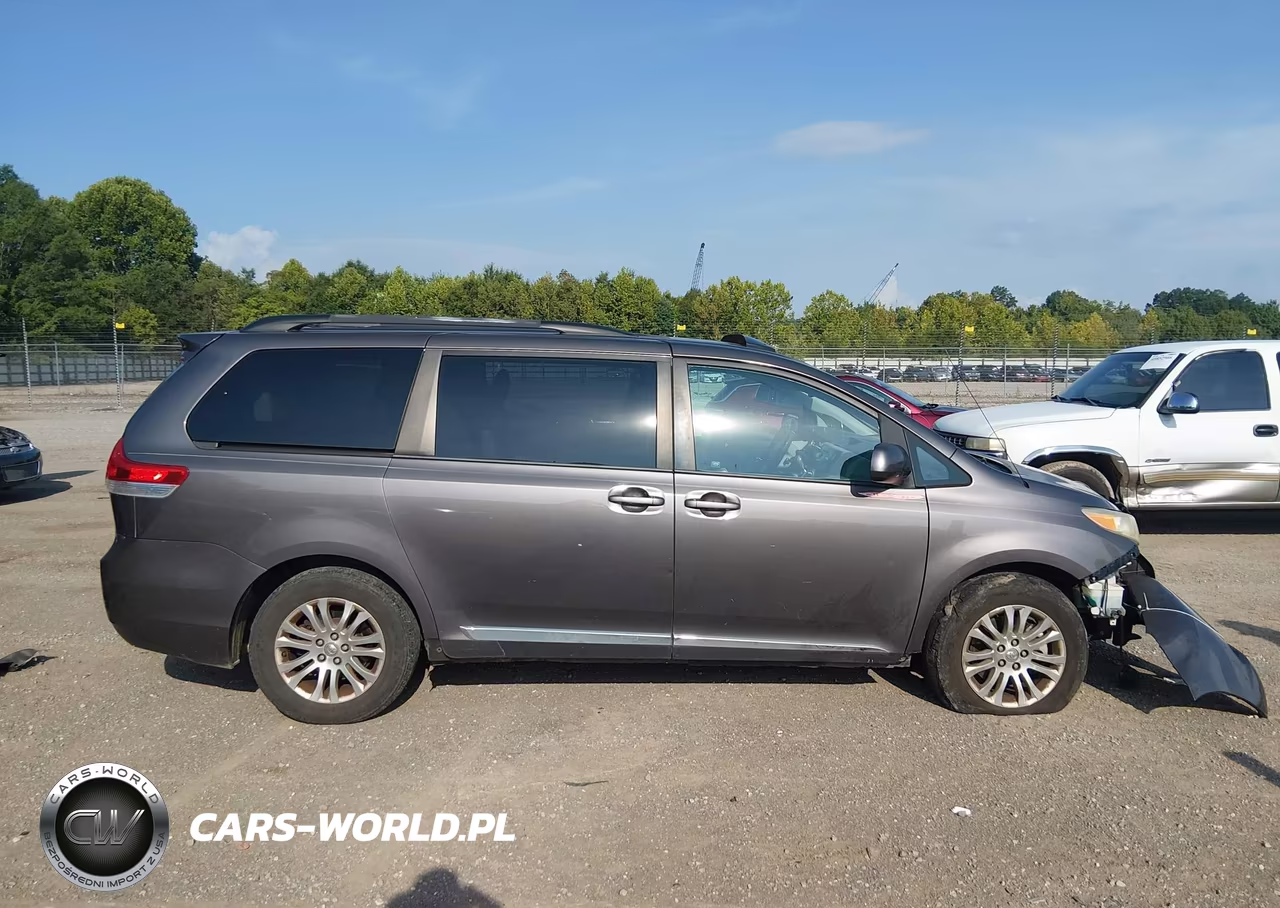 2012 Toyota Sienna Xle V6 8 Passenger VIN:5TDYK3DC1CS245099 - 13