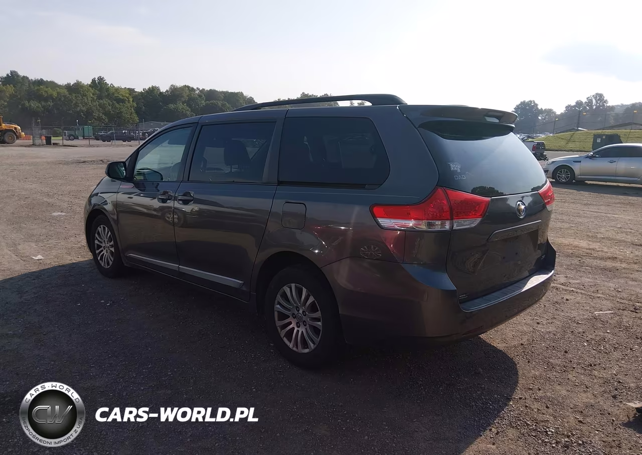 2012 Toyota Sienna Xle V6 8 Passenger VIN:5TDYK3DC1CS245099 - 3