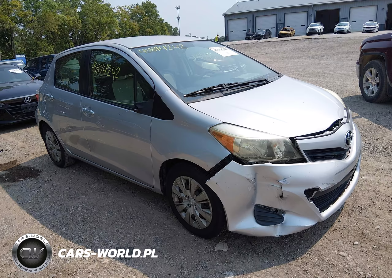 2013 Toyota Yaris Le – zdjęcie 1 z 16
