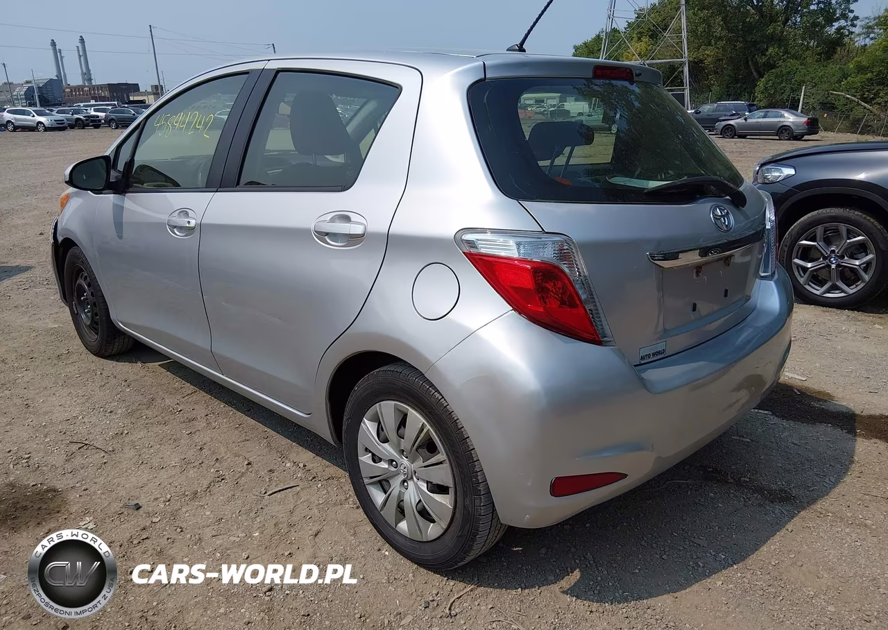 2013 Toyota Yaris Le VIN:JTDKTUD38DD555496 - 3
