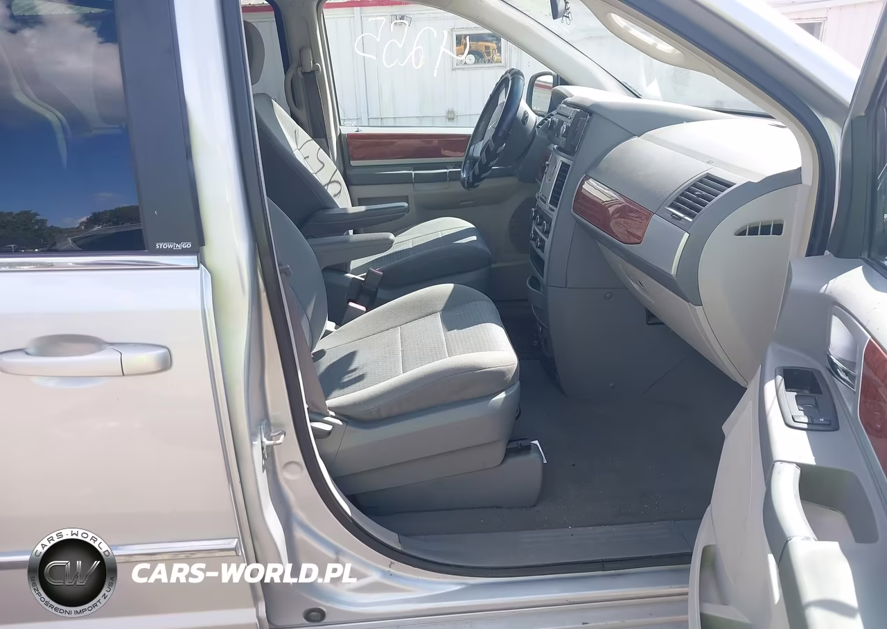 2009 Chrysler Town & Country Touring VIN:2A8HR54199R607454 - 5