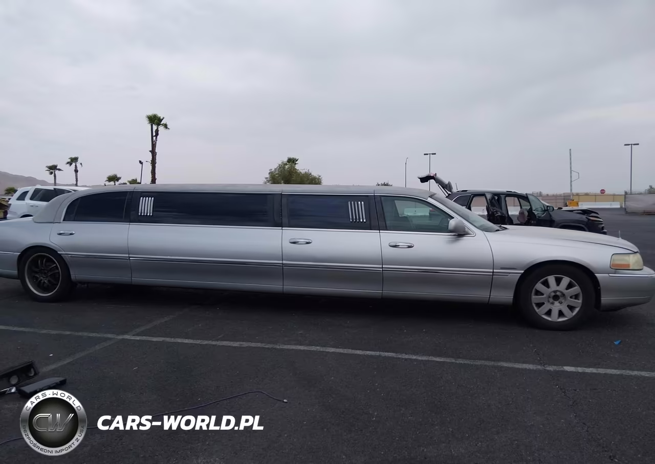 2004 Lincoln Town Car Executive VIN:1L1FM81W64Y646938 - 13