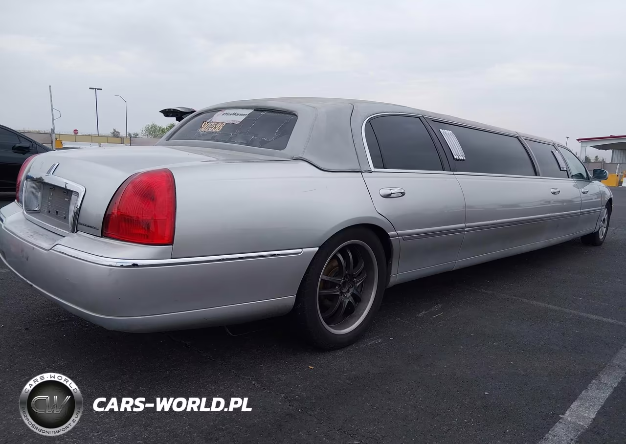 2004 Lincoln Town Car Executive VIN:1L1FM81W64Y646938 - 4