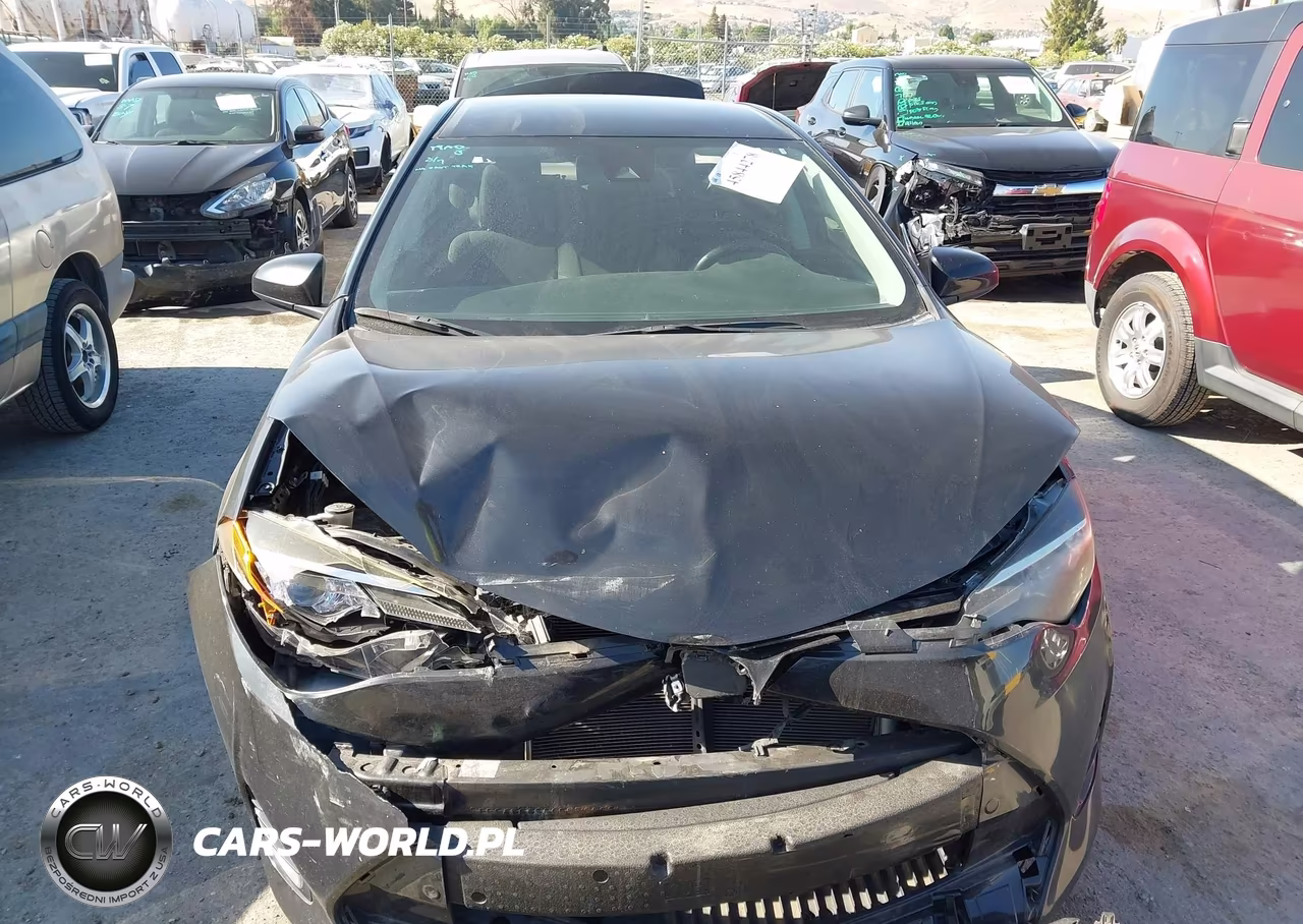 2018 Toyota Corolla Le VIN:2T1BURHE5JC968538 - 12