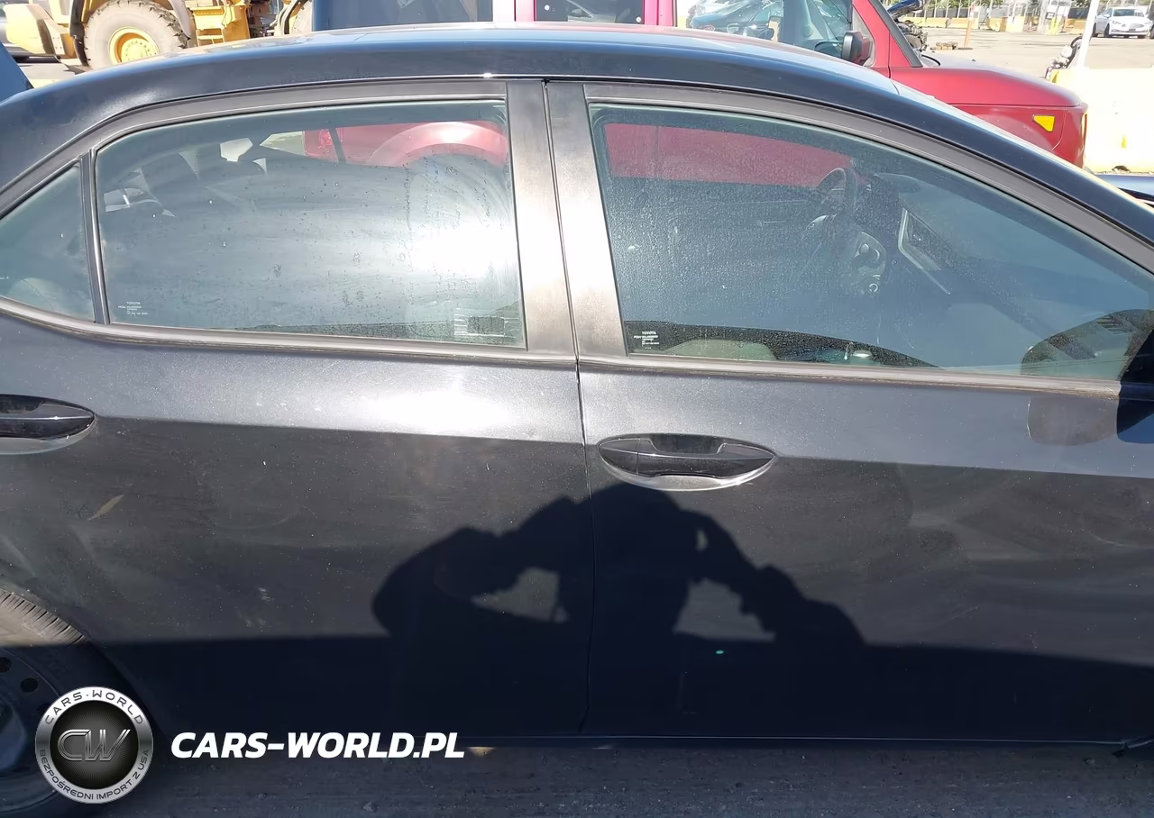 2018 Toyota Corolla Le VIN:2T1BURHE5JC968538 - 13