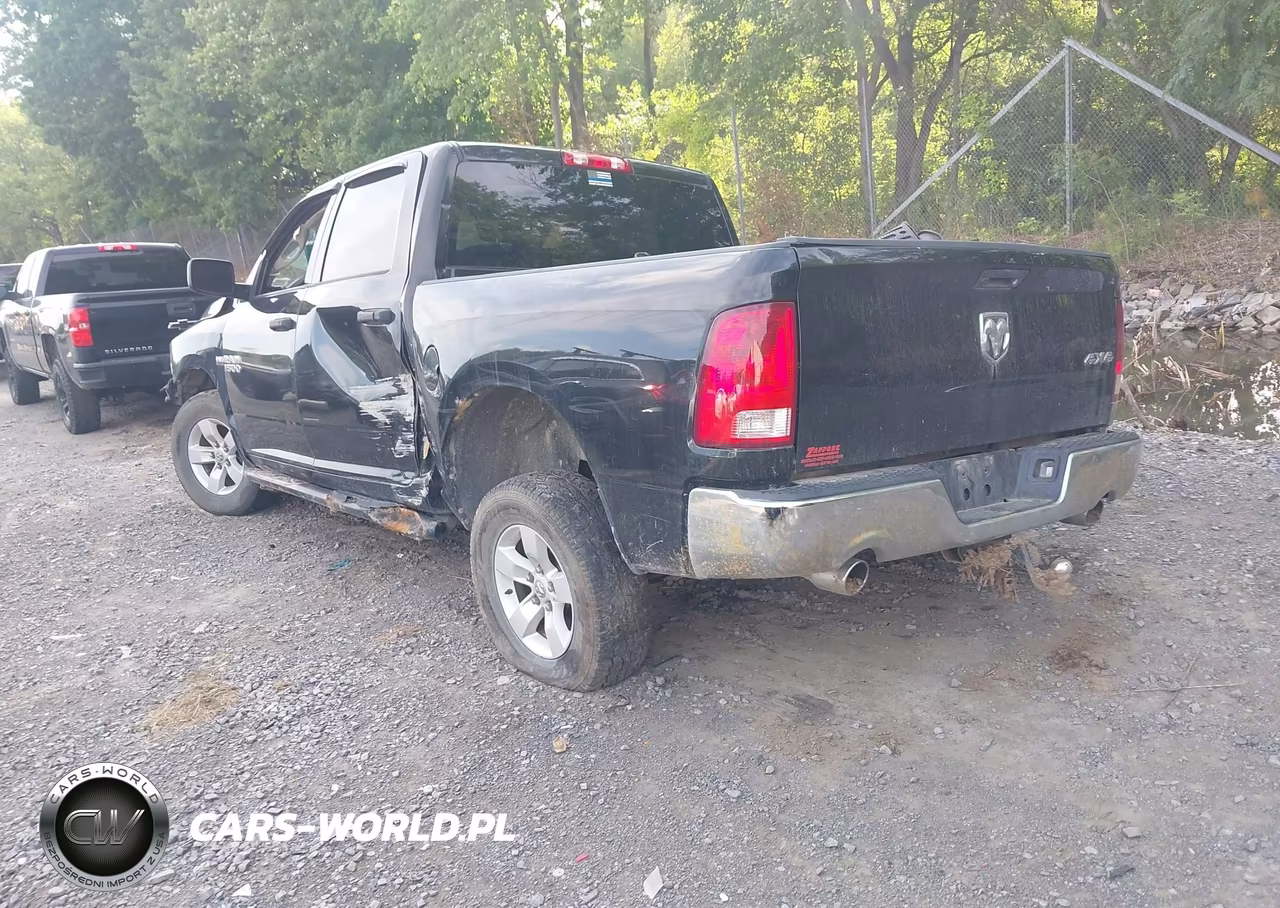 2017 Ram 1500 Express 4X4 5'7 Box VIN:3C6RR7KT8HG573868 - 3