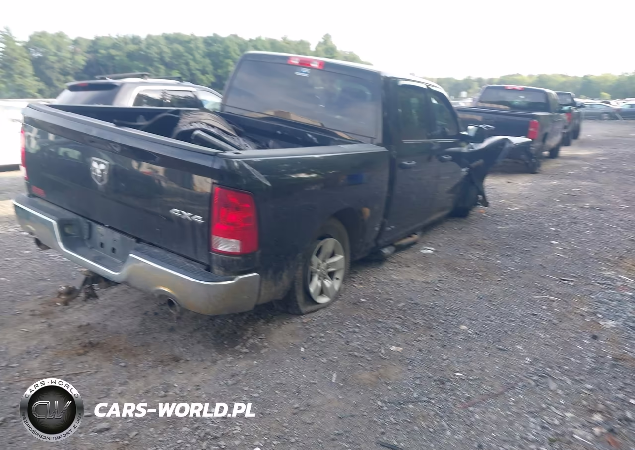 2017 Ram 1500 Express 4X4 5'7 Box VIN:3C6RR7KT8HG573868 - 4
