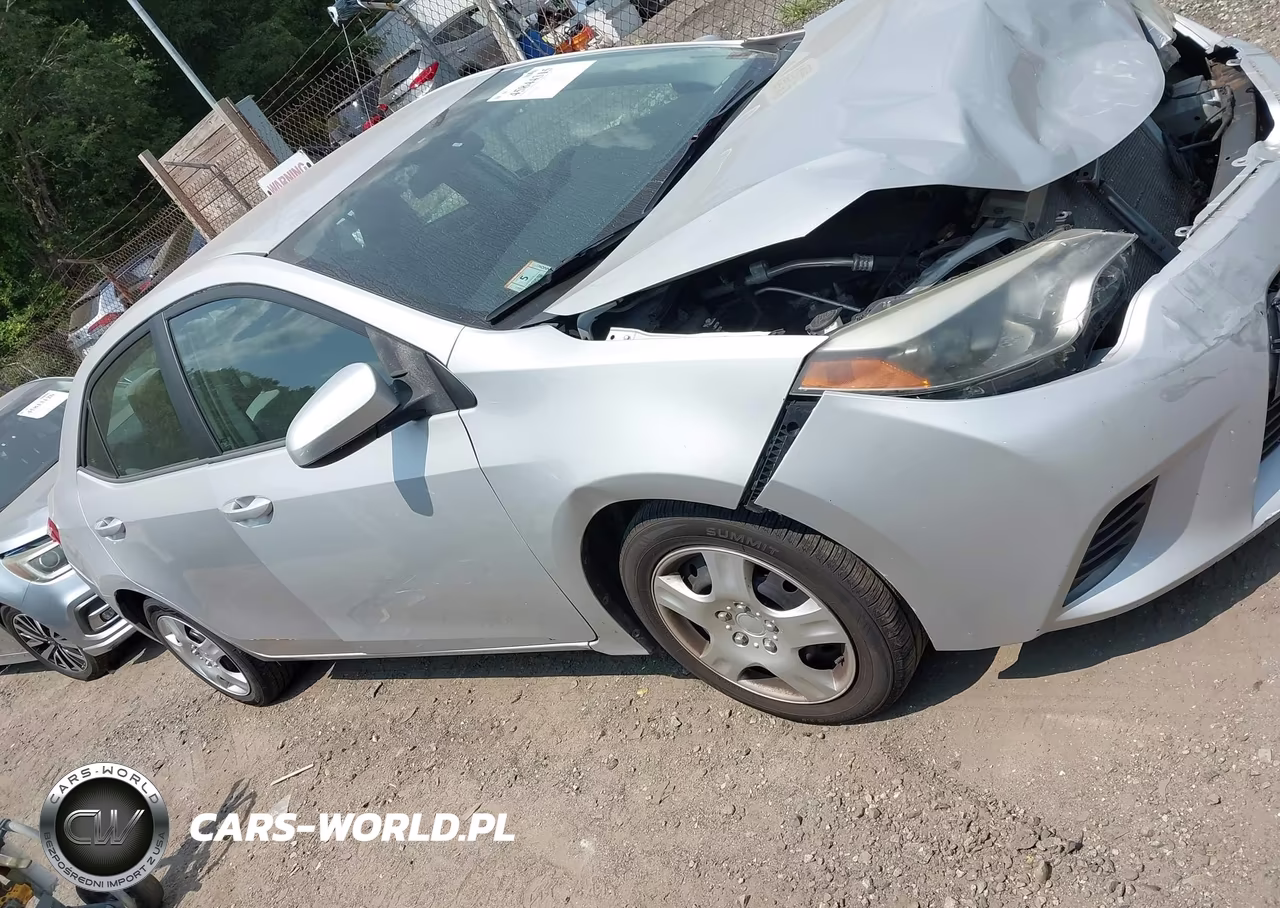2015 Toyota Corolla Le VIN:2T1BURHE4FC380900 - 12